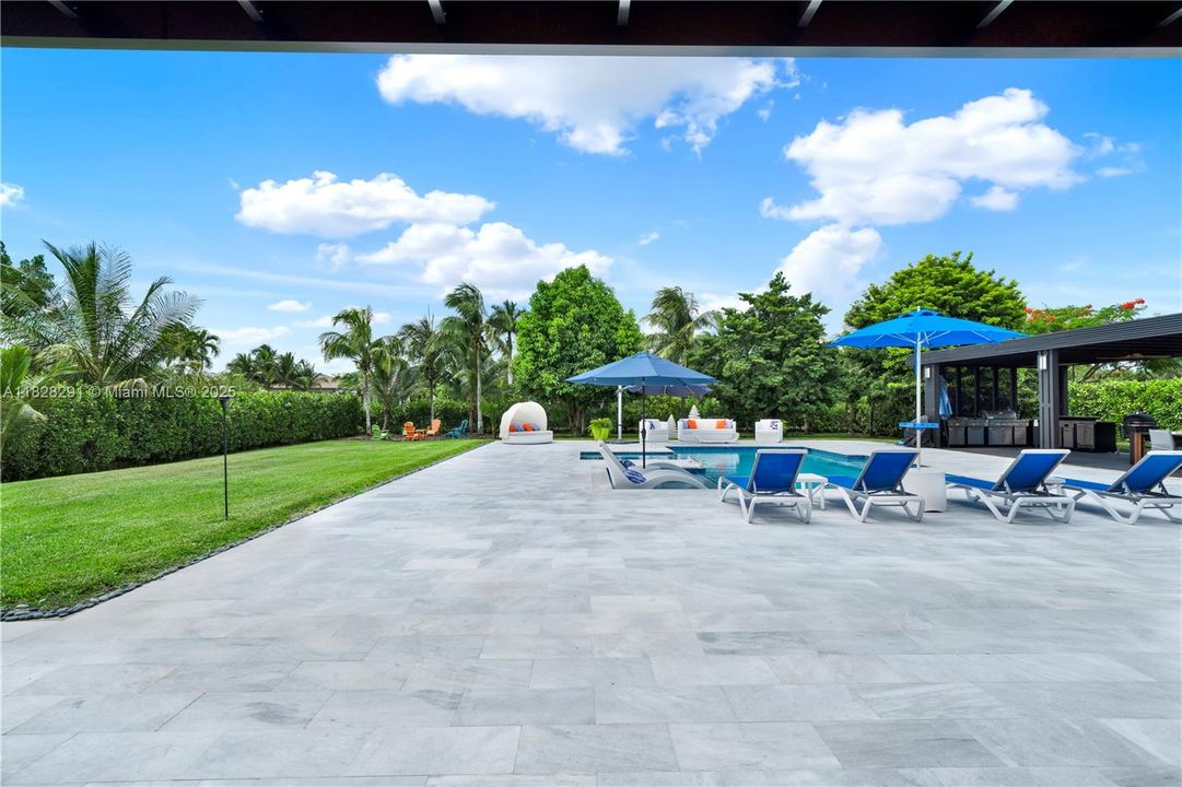 待售: $4,500,000 (5 贝兹, 4 浴室, 4905 平方英尺)