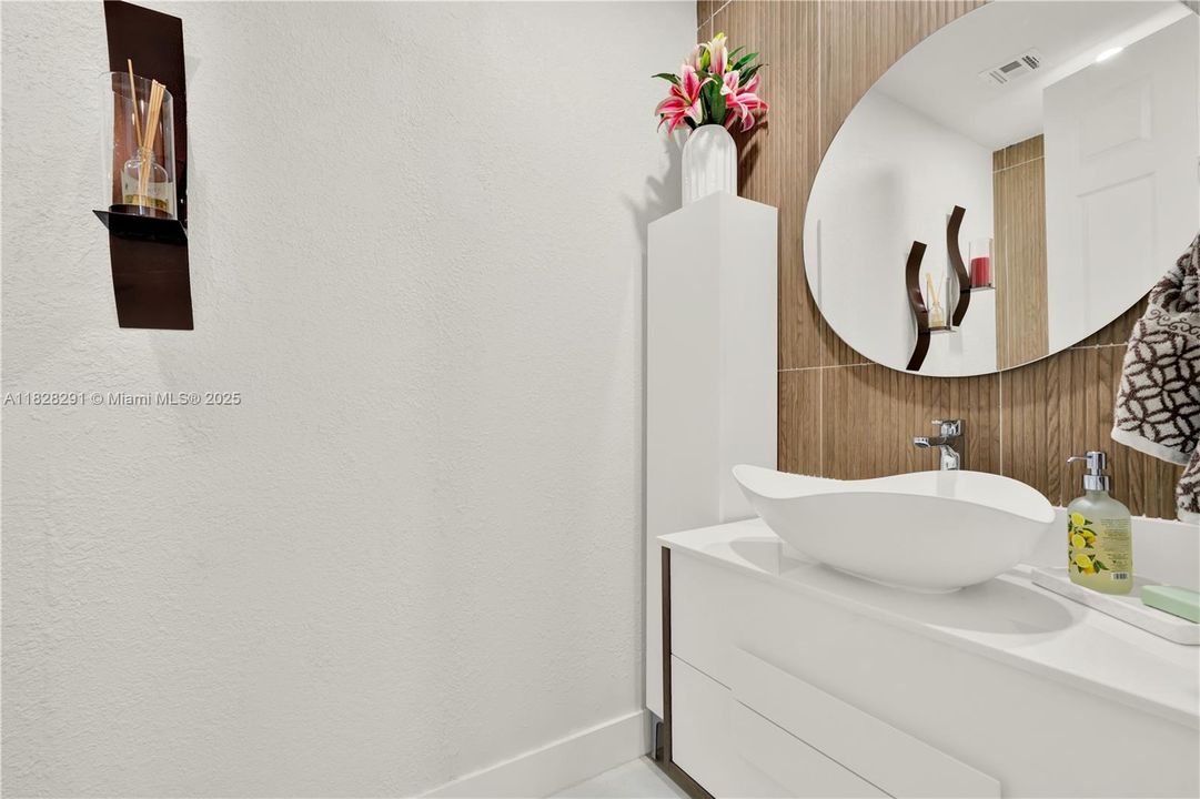 待售: $4,500,000 (5 贝兹, 4 浴室, 4905 平方英尺)