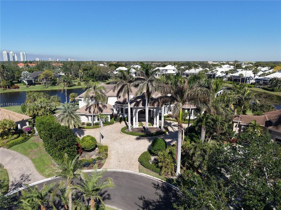 For Sale: $4,700,000 (4 beds, 5 baths, 7838 Square Feet)