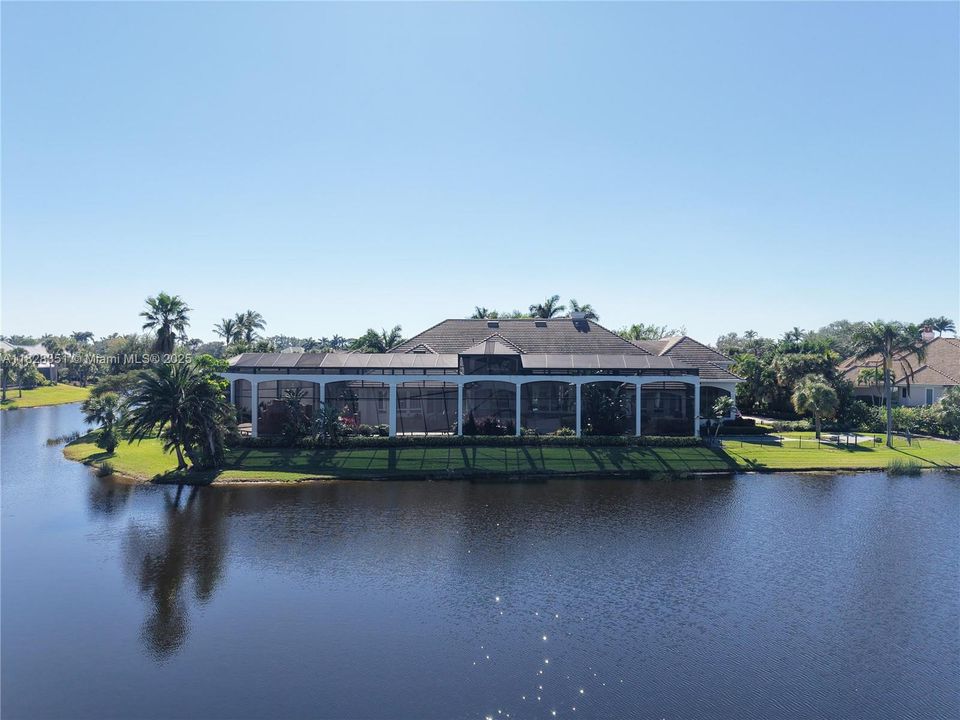 For Sale: $4,700,000 (4 beds, 5 baths, 7838 Square Feet)