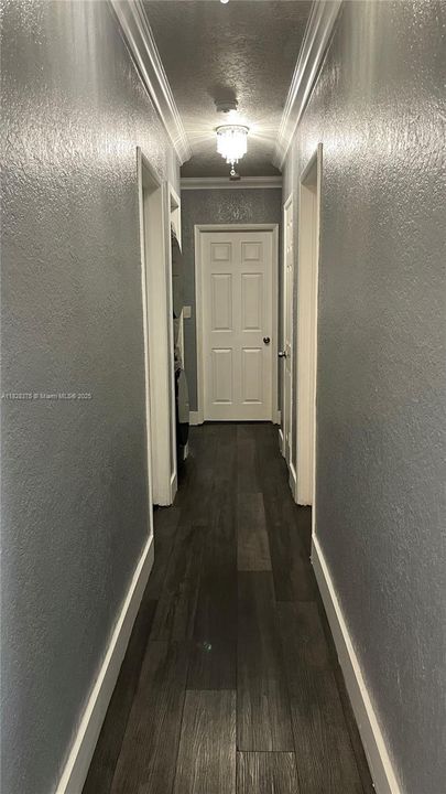 合同活跃: $569,000 (5 贝兹, 3 浴室, 1856 平方英尺)