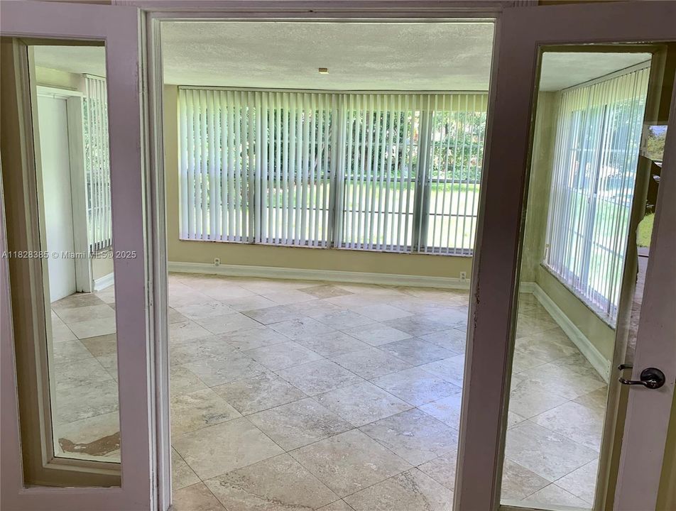 En Venta: $699,900 (3 camas, 1 baños, 1636 Pies cuadrados)