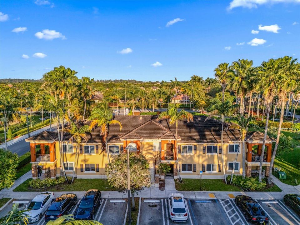 En Venta: $250,999 (2 camas, 2 baños, 920 Pies cuadrados)