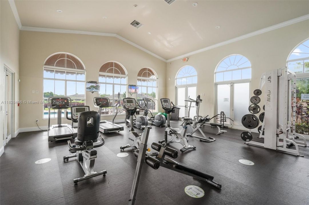 En Venta: $250,999 (2 camas, 2 baños, 920 Pies cuadrados)