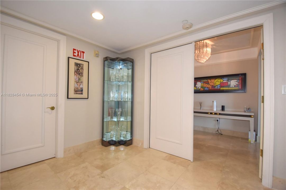 待售: $1,999,000 (4 贝兹, 5 浴室, 3575 平方英尺)