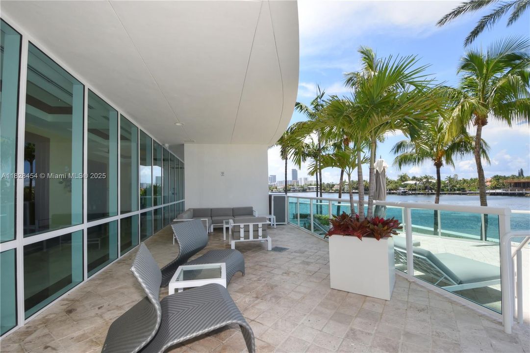 待售: $1,999,000 (4 贝兹, 5 浴室, 3575 平方英尺)