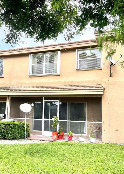 For Sale: $425,000 (3 beds, 2 baths, 1624 Square Feet)