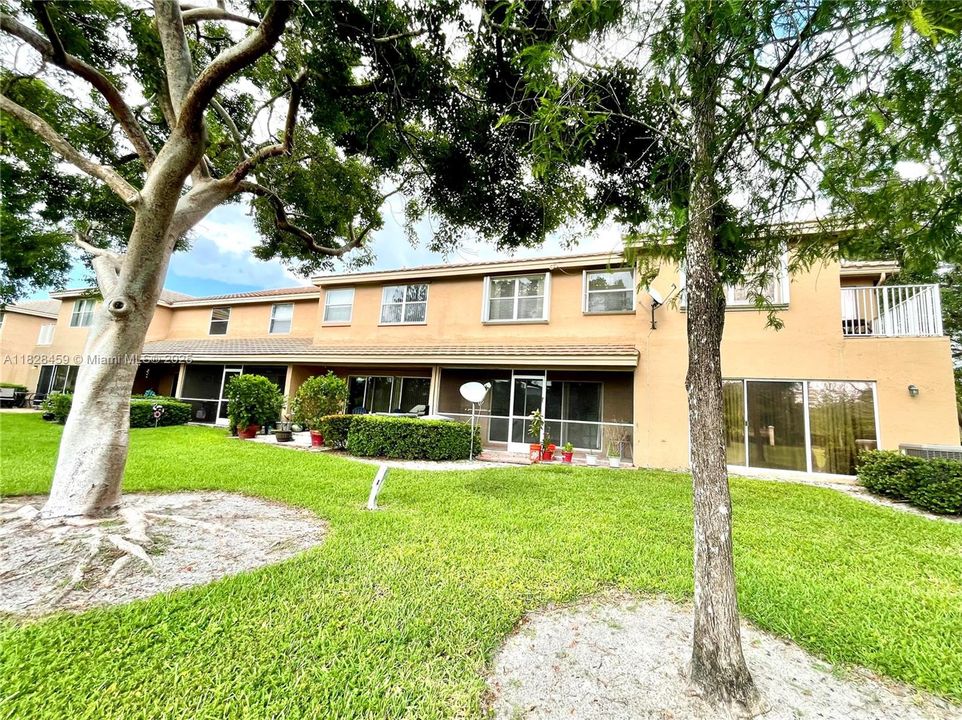 For Sale: $425,000 (3 beds, 2 baths, 1624 Square Feet)