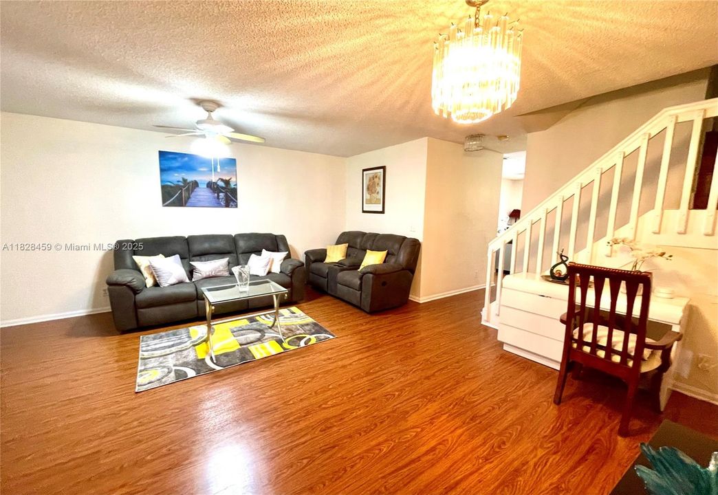 For Sale: $425,000 (3 beds, 2 baths, 1624 Square Feet)