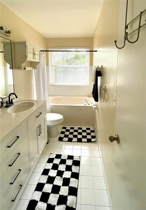 For Sale: $425,000 (3 beds, 2 baths, 1624 Square Feet)