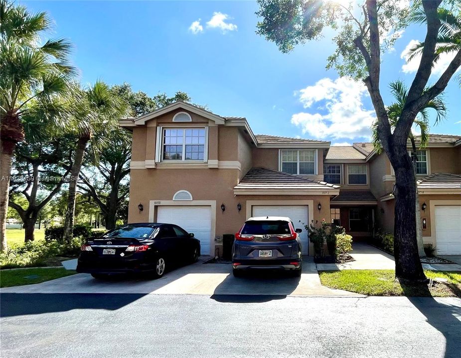 For Sale: $425,000 (3 beds, 2 baths, 1624 Square Feet)