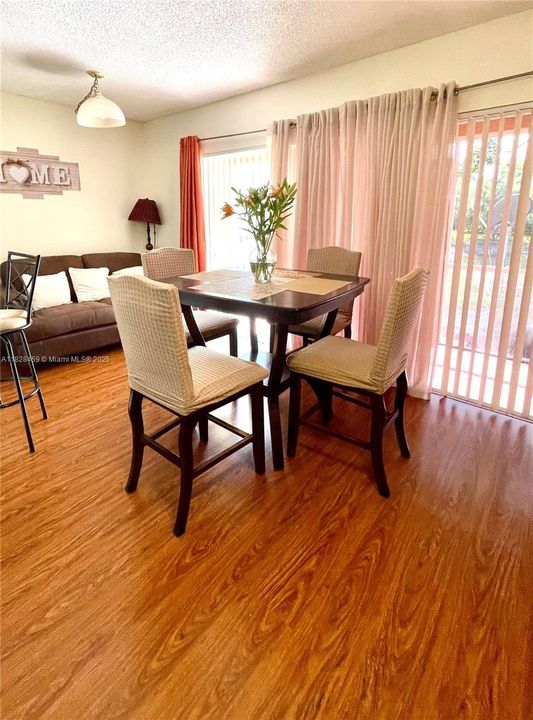 For Sale: $425,000 (3 beds, 2 baths, 1624 Square Feet)