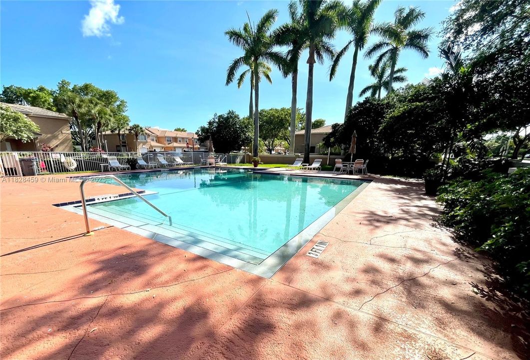 For Sale: $425,000 (3 beds, 2 baths, 1624 Square Feet)