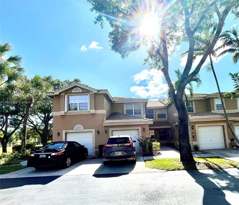For Sale: $425,000 (3 beds, 2 baths, 1624 Square Feet)