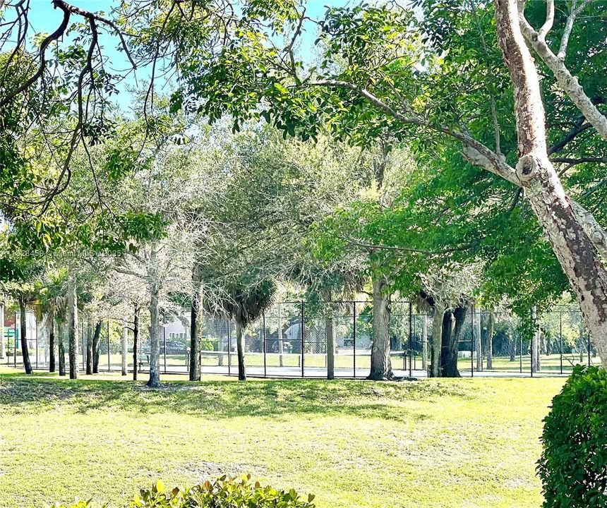 For Sale: $425,000 (3 beds, 2 baths, 1624 Square Feet)