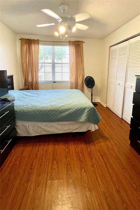 For Sale: $425,000 (3 beds, 2 baths, 1624 Square Feet)