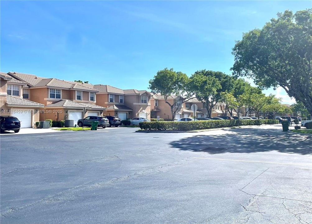 For Sale: $425,000 (3 beds, 2 baths, 1624 Square Feet)