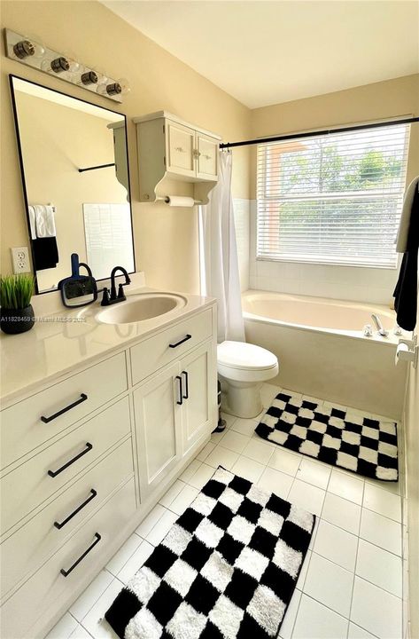 For Sale: $425,000 (3 beds, 2 baths, 1624 Square Feet)