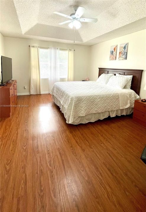 For Sale: $425,000 (3 beds, 2 baths, 1624 Square Feet)