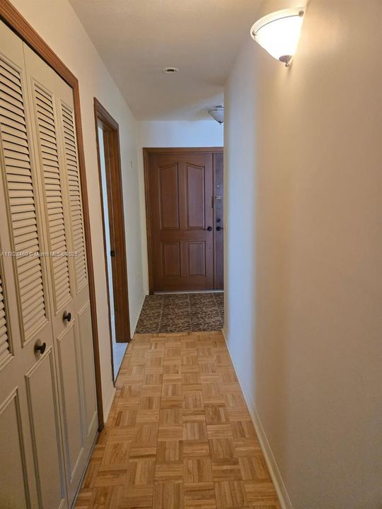 Под контрактом: $339,000 (2 спален, 2 ванн, 1497 Квадратных фут)