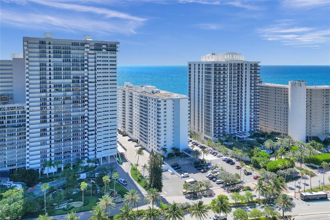 For Sale: $330,000 (1 beds, 1 baths, 950 Square Feet)