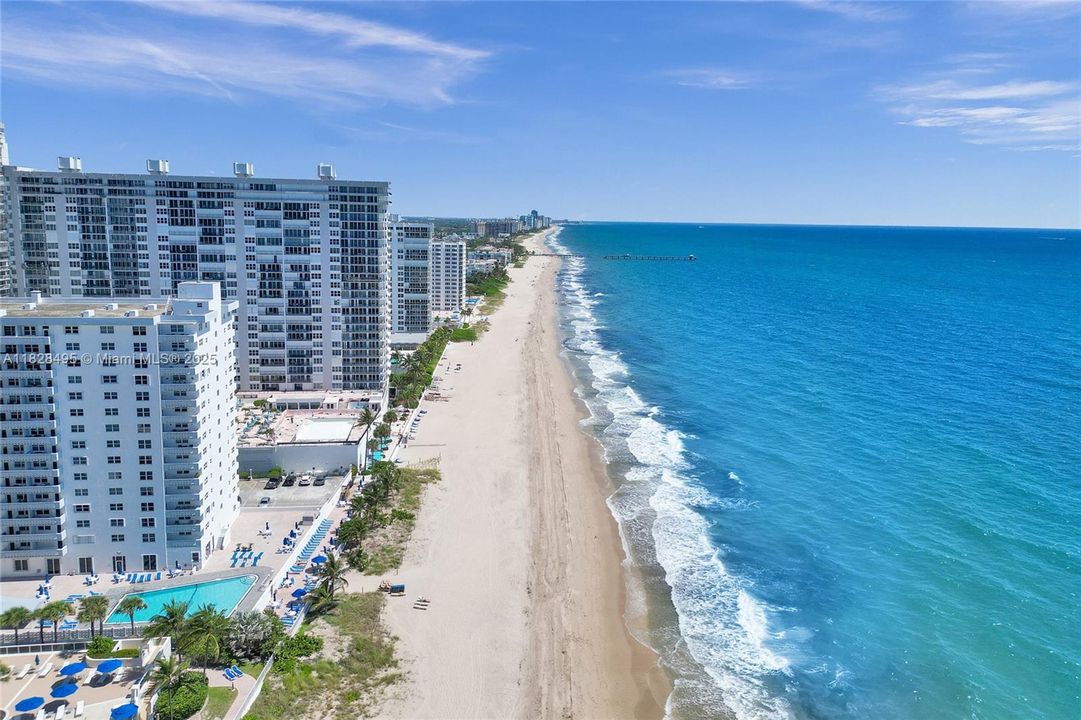 For Sale: $330,000 (1 beds, 1 baths, 950 Square Feet)