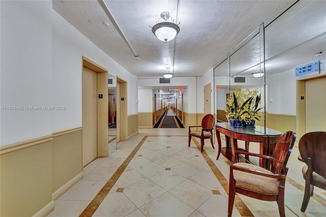 For Sale: $330,000 (1 beds, 1 baths, 950 Square Feet)