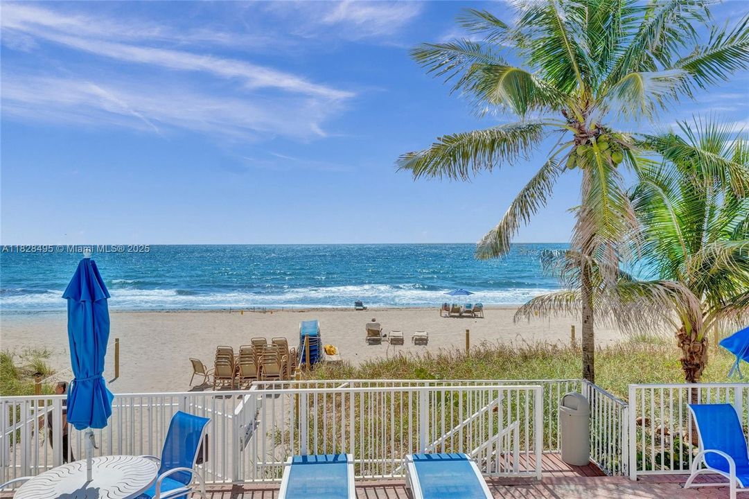 For Sale: $330,000 (1 beds, 1 baths, 950 Square Feet)