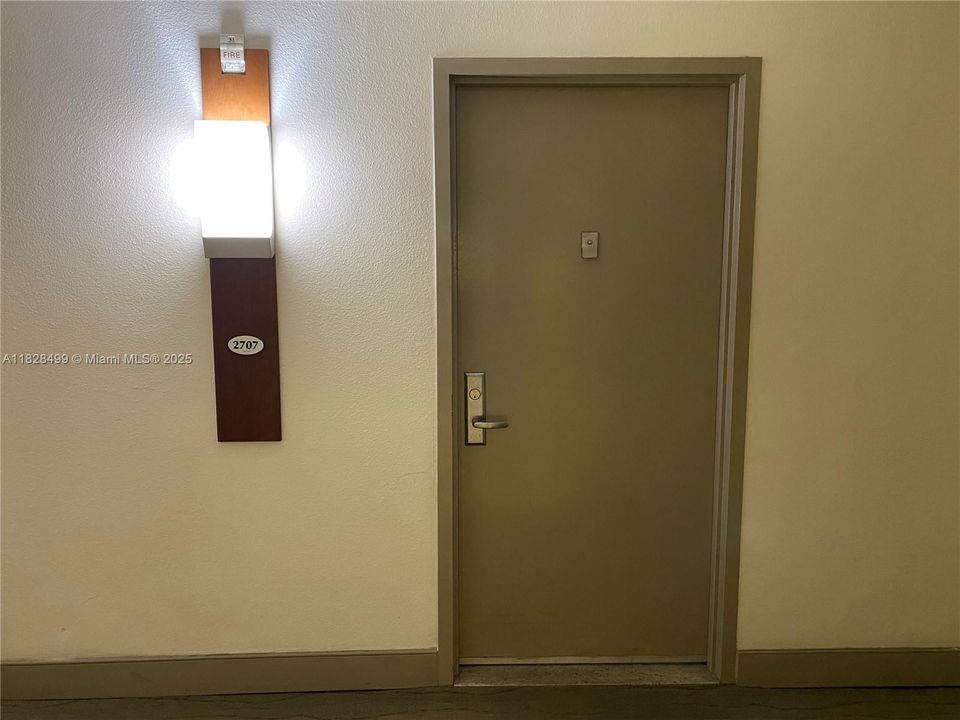 На продажу: $249,000 (0 спален, 1 ванн, 508 Квадратных фут)