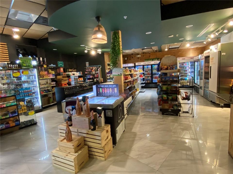 На продажу: $249,000 (0 спален, 1 ванн, 508 Квадратных фут)