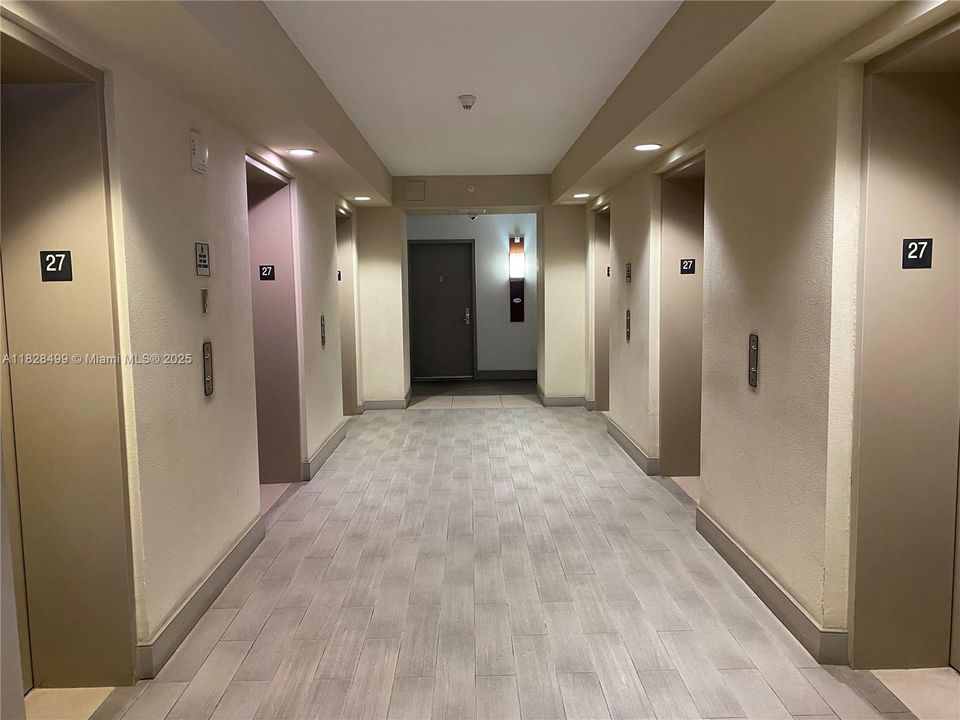 На продажу: $249,000 (0 спален, 1 ванн, 508 Квадратных фут)