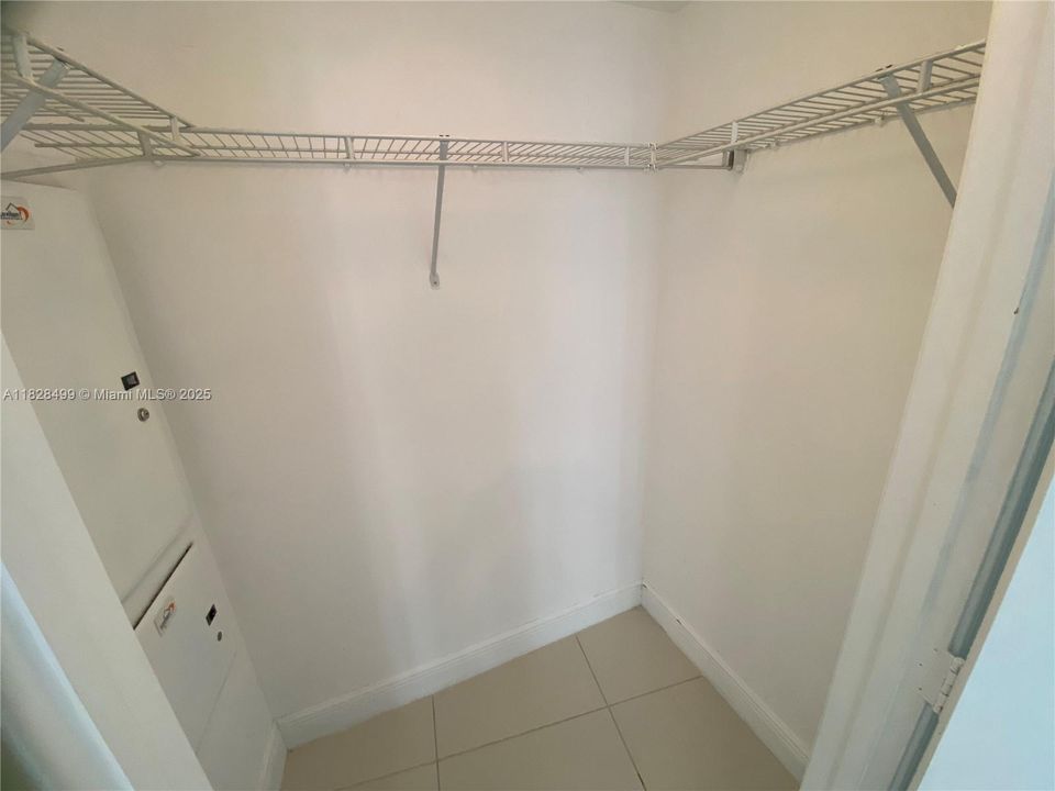 На продажу: $249,000 (0 спален, 1 ванн, 508 Квадратных фут)