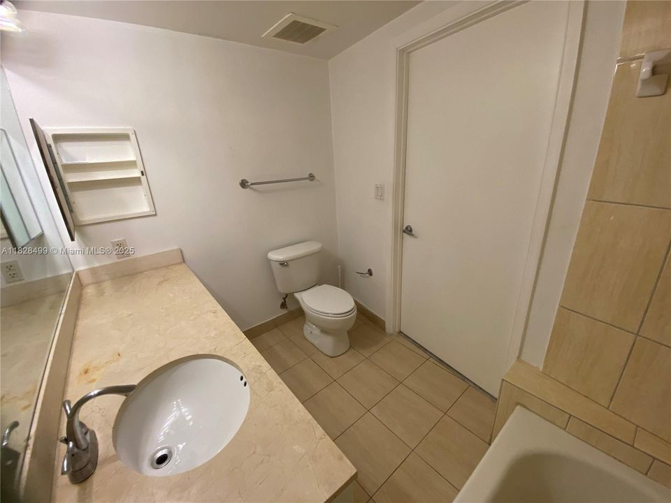 На продажу: $249,000 (0 спален, 1 ванн, 508 Квадратных фут)