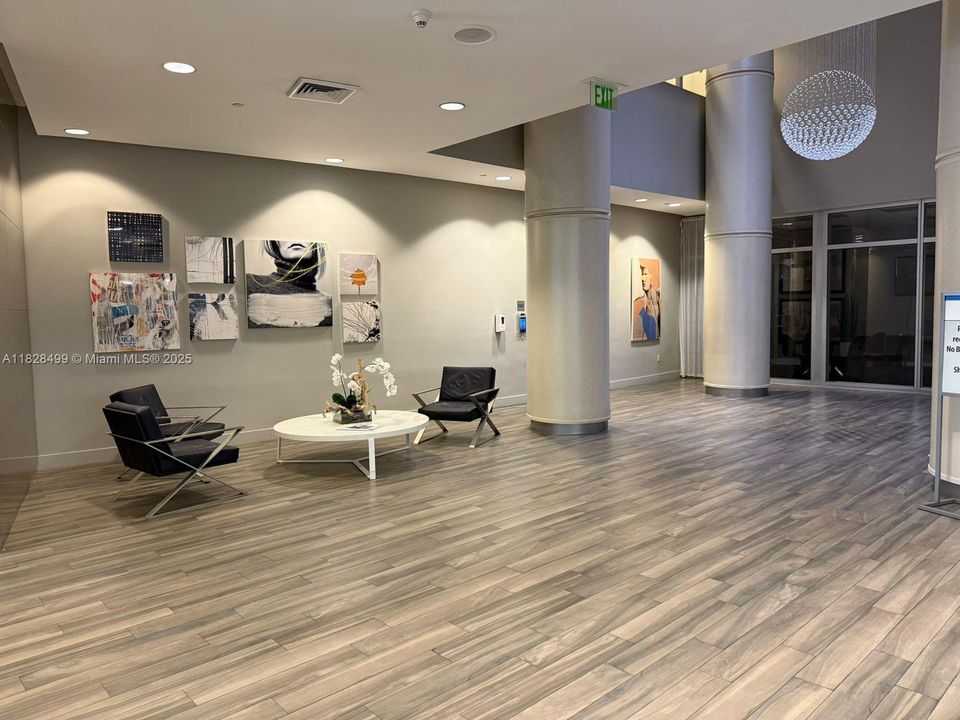 На продажу: $249,000 (0 спален, 1 ванн, 508 Квадратных фут)