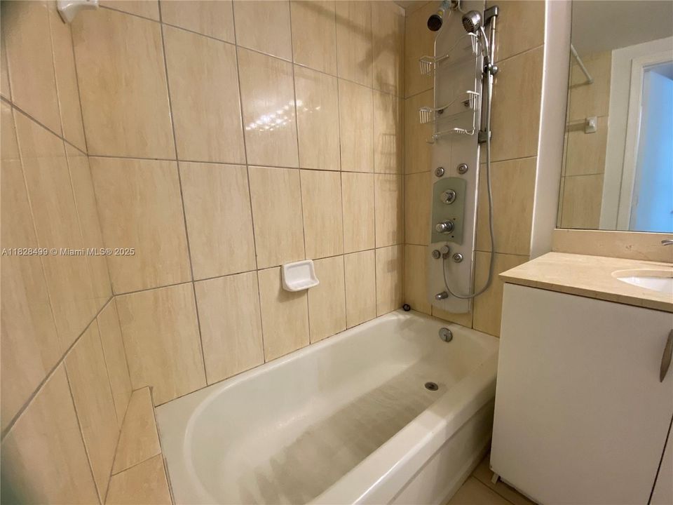 На продажу: $249,000 (0 спален, 1 ванн, 508 Квадратных фут)