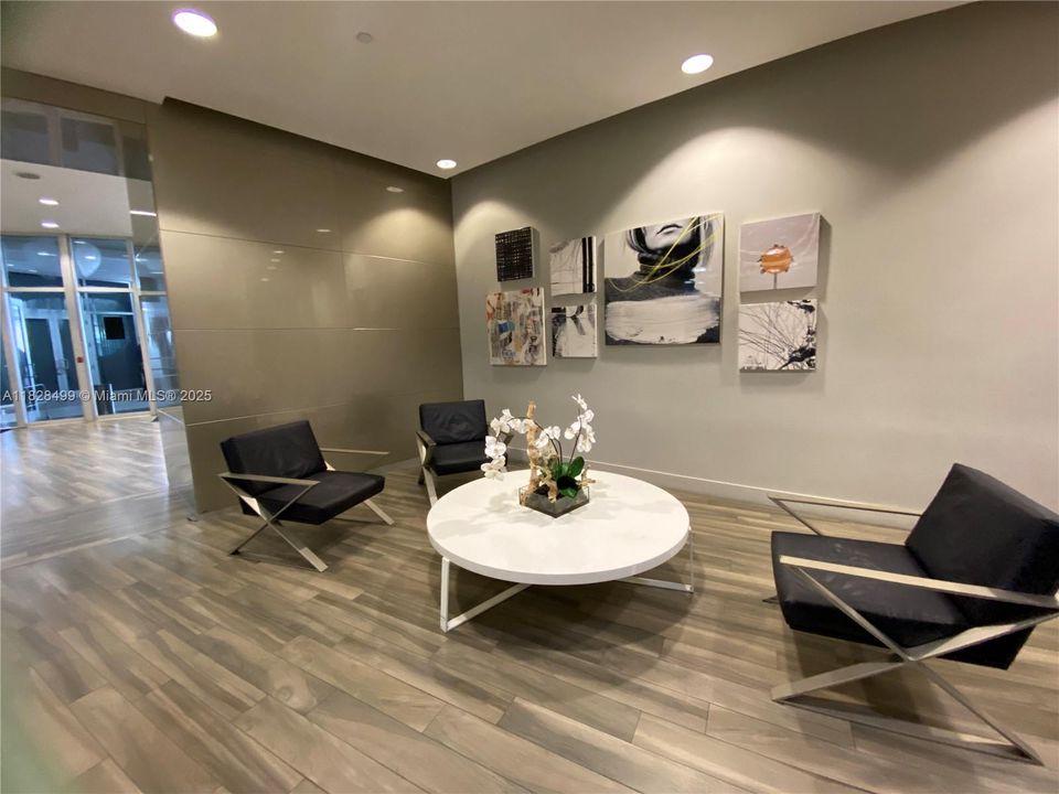 На продажу: $249,000 (0 спален, 1 ванн, 508 Квадратных фут)