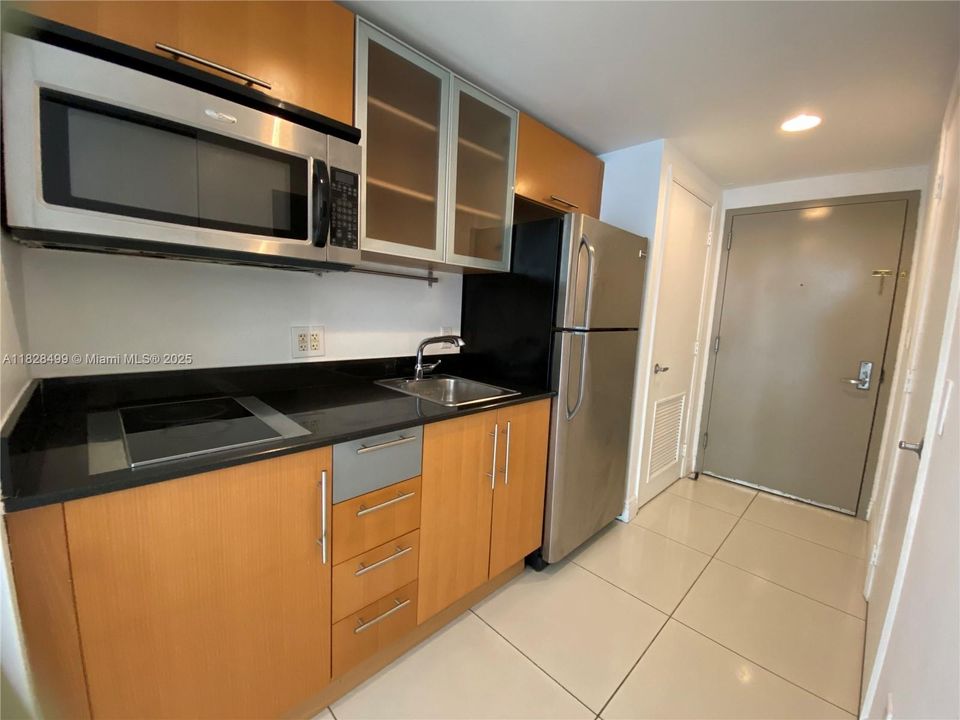 На продажу: $249,000 (0 спален, 1 ванн, 508 Квадратных фут)