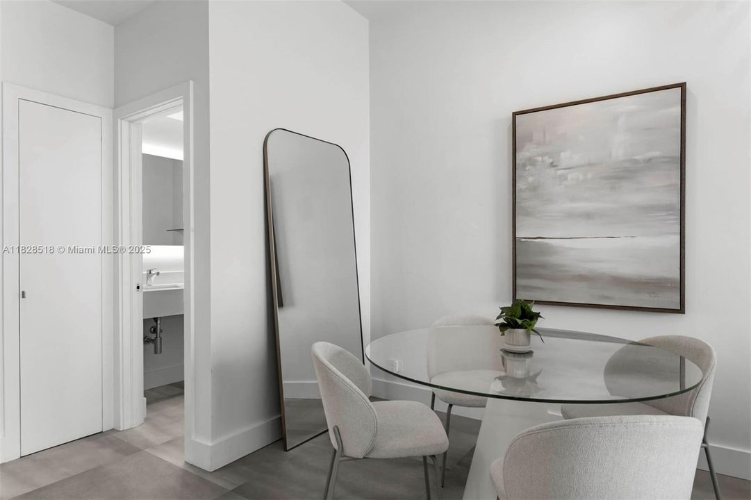 For Sale: $750,000 (1 beds, 1 baths, 780 Square Feet)
