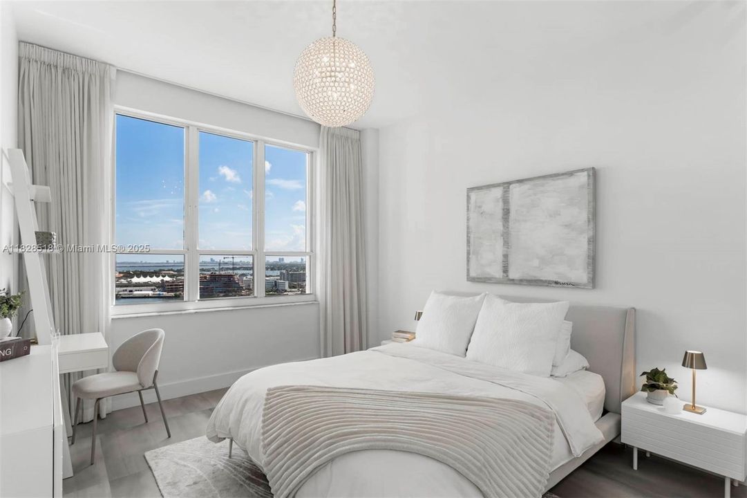 For Sale: $750,000 (1 beds, 1 baths, 780 Square Feet)