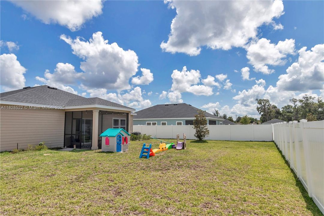 For Sale: $320,000 (3 beds, 2 baths, 1548 Square Feet)