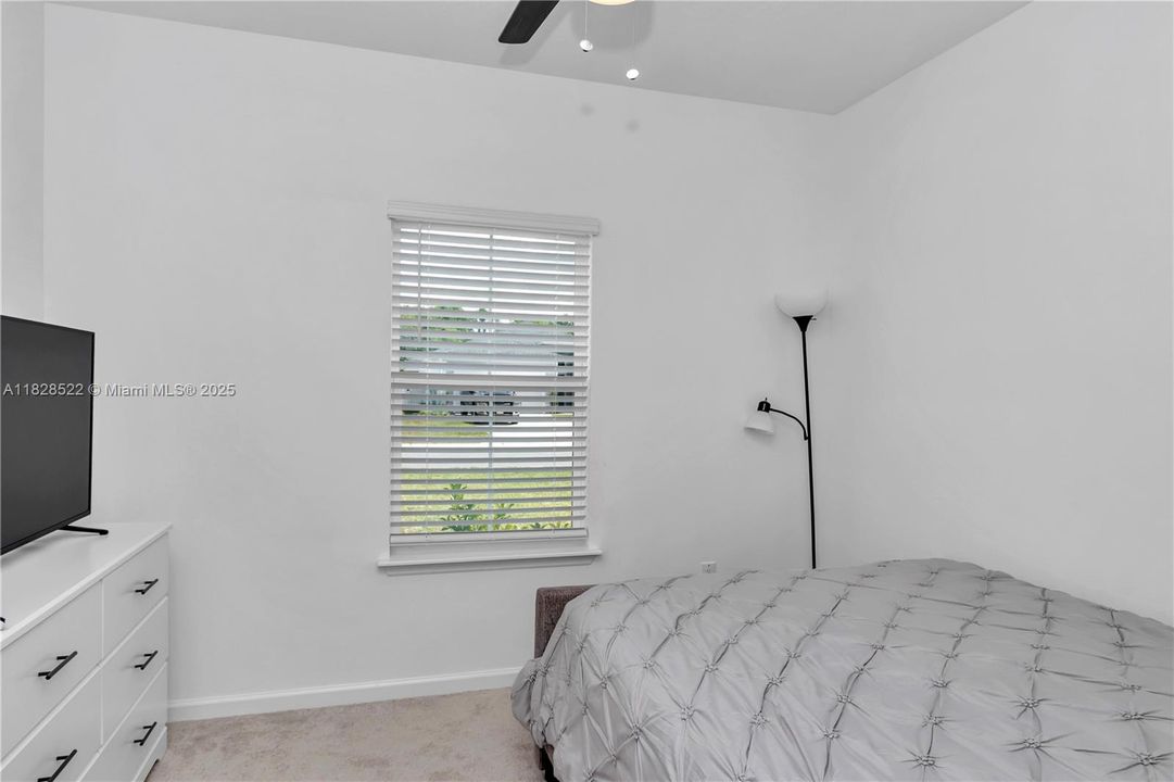 For Sale: $320,000 (3 beds, 2 baths, 1548 Square Feet)