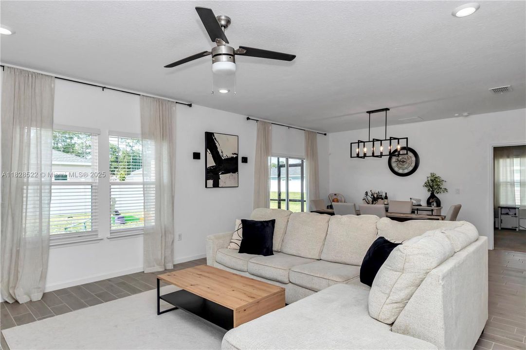 For Sale: $320,000 (3 beds, 2 baths, 1548 Square Feet)