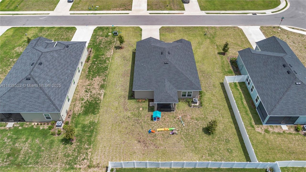 For Sale: $320,000 (3 beds, 2 baths, 1548 Square Feet)