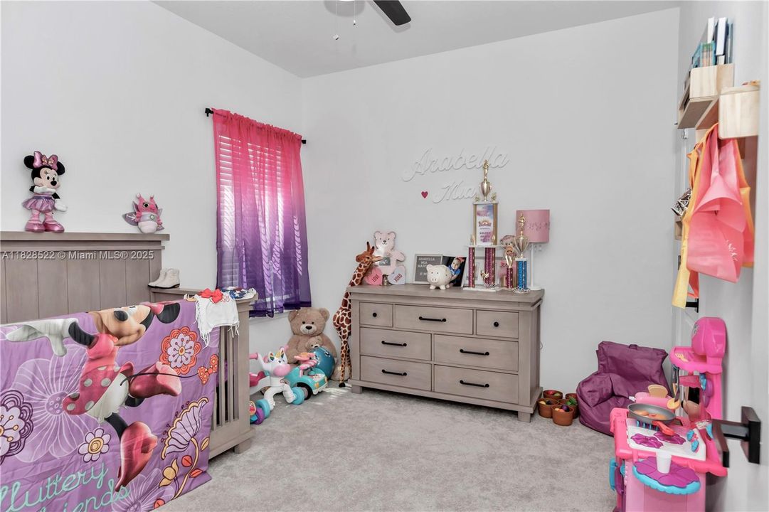 For Sale: $320,000 (3 beds, 2 baths, 1548 Square Feet)