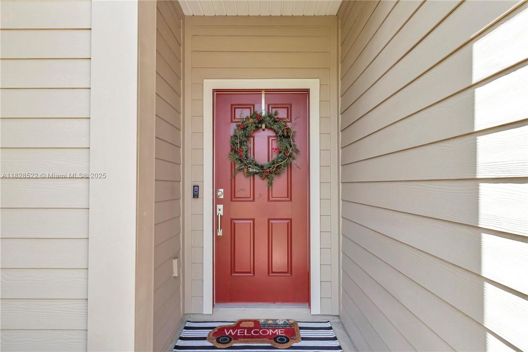 For Sale: $320,000 (3 beds, 2 baths, 1548 Square Feet)