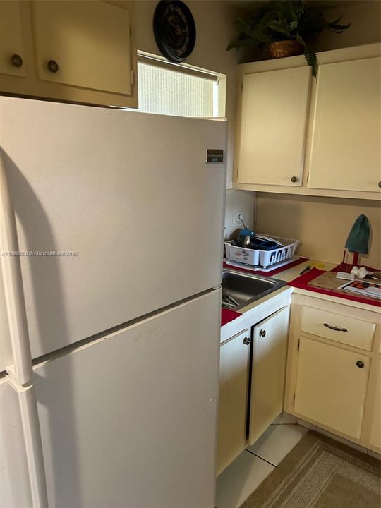 For Sale: $69,500 (1 beds, 1 baths, 640 Square Feet)