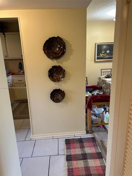 For Sale: $69,500 (1 beds, 1 baths, 640 Square Feet)
