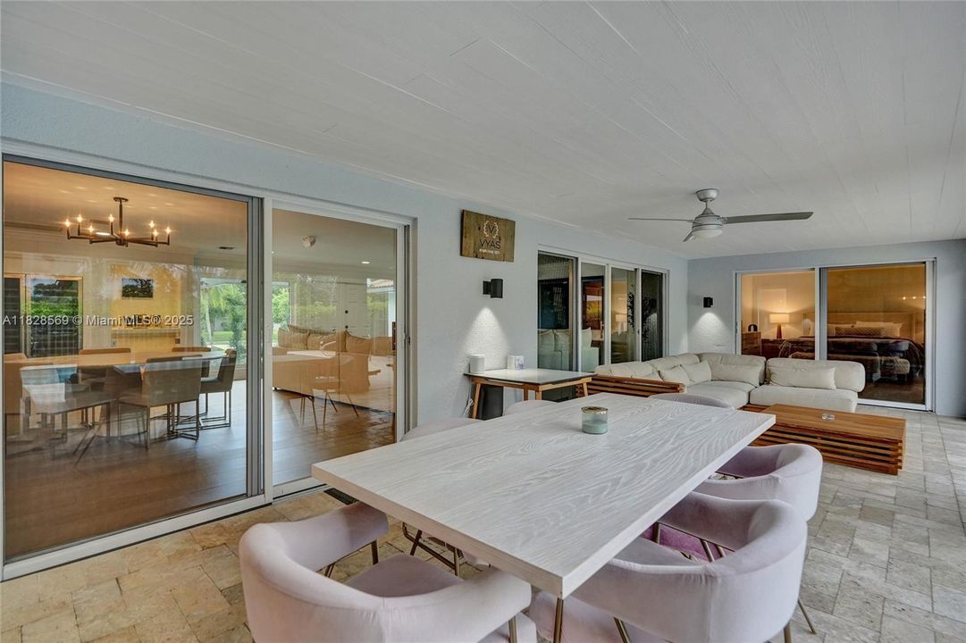 Недавно продано: $1,250,000 (3 спален, 3 ванн, 2287 Квадратных фут)