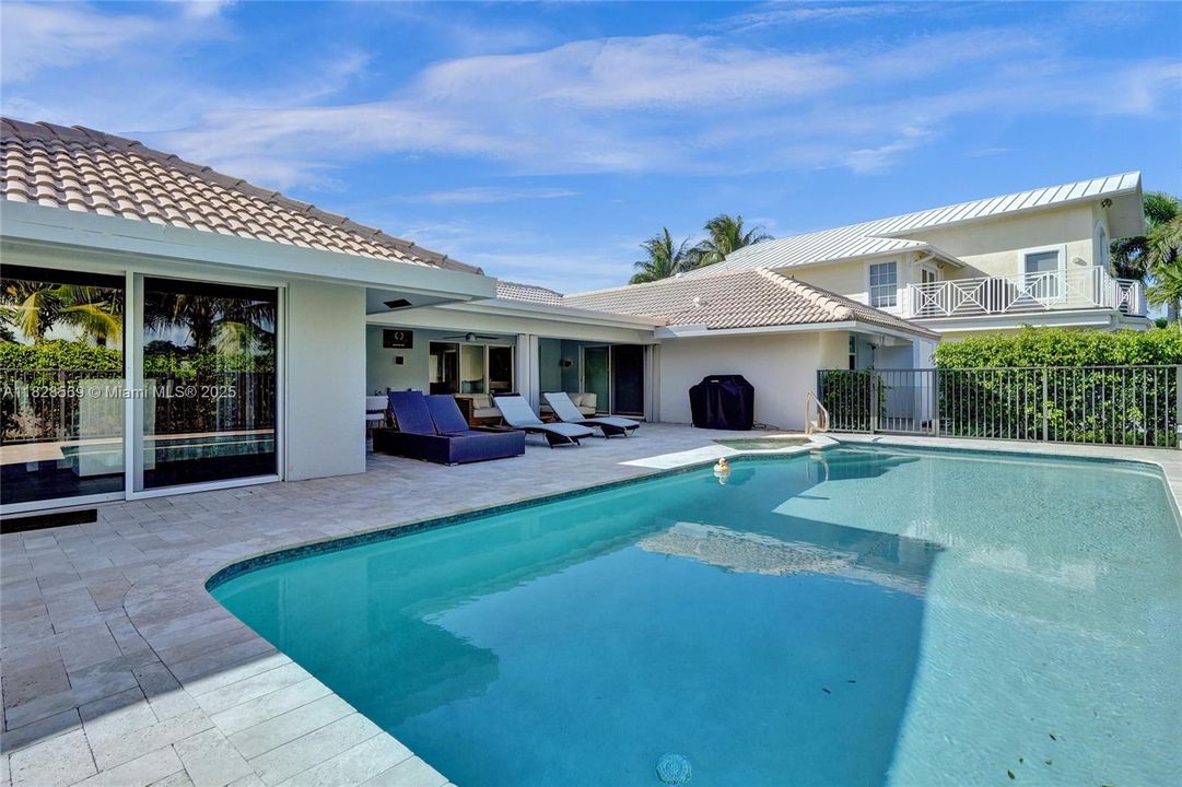 Недавно продано: $1,250,000 (3 спален, 3 ванн, 2287 Квадратных фут)