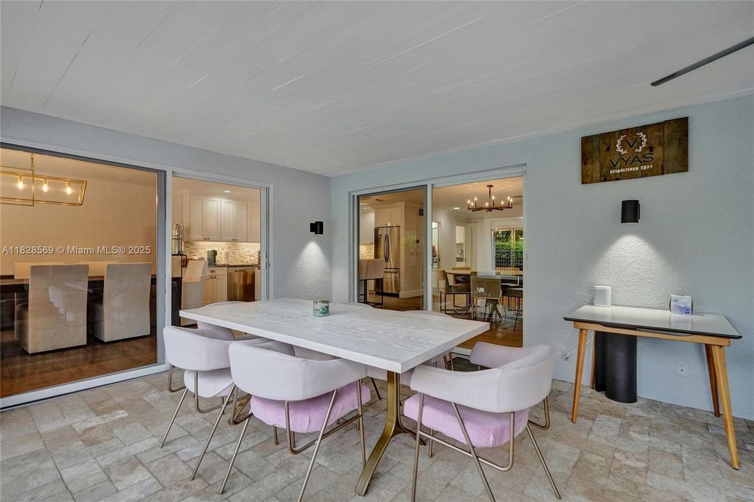 Недавно продано: $1,250,000 (3 спален, 3 ванн, 2287 Квадратных фут)